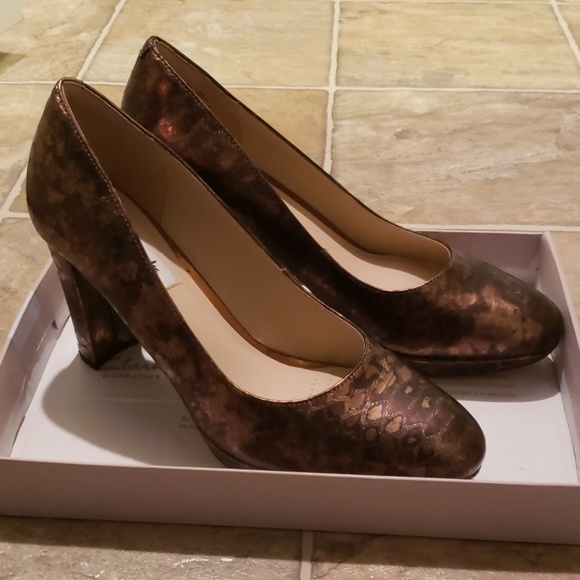 Women's Dress Shoes - Picture 3 of 4